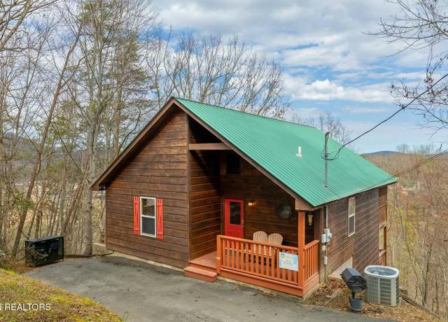 Property at 4116 Dollys Dr, Sevierville, TN 37876, 1 bed, 2 baths