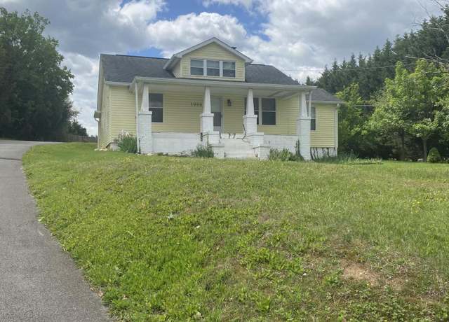 Property at 1906 W Lamar Alexander Pkwy, Maryville, TN 37801, 2 beds, 1 bath