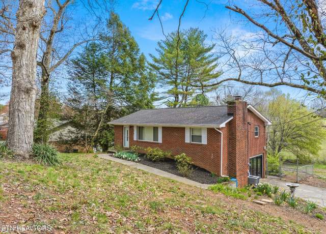 Property at 2918 Western Rd, Knoxville, TN 37938, 3 beds, 2 baths