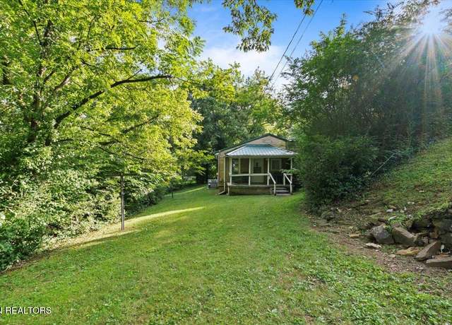 Property at 409 N 8th St, Lafollette, TN 37766, 2 beds, 1 bath