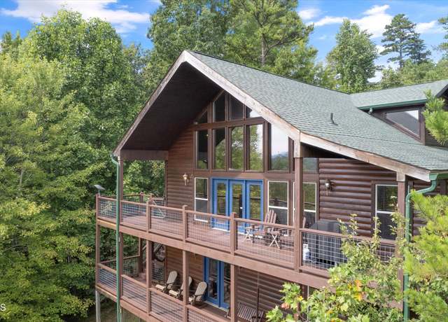 Property at 3779 Old Mountain Rd, Sevierville, TN 37876, 2 beds, 2.5 baths