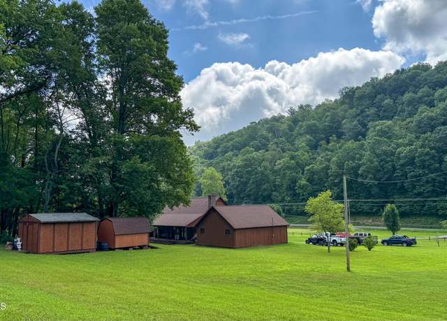 Property at 212 Granite Rd, Clinton, TN 37716, 3 beds, 2.5 baths