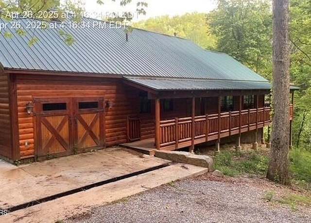 Property at 414 Swaying Pines Drive Dr, Sevierville, TN 37876, 3 beds, 2 baths