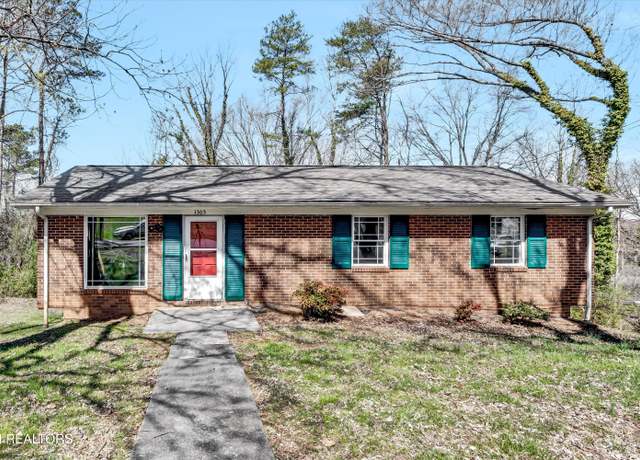 Property at 1305 Topside View Dr, Maryville, TN 37803, 3 beds, 1.5 baths