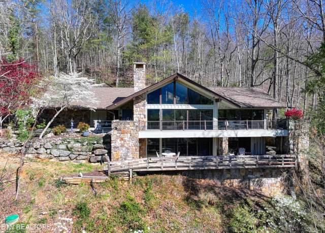 Property at 647 Sunshine Trl, Gatlinburg, TN 37738, 3 beds, 2.5 baths