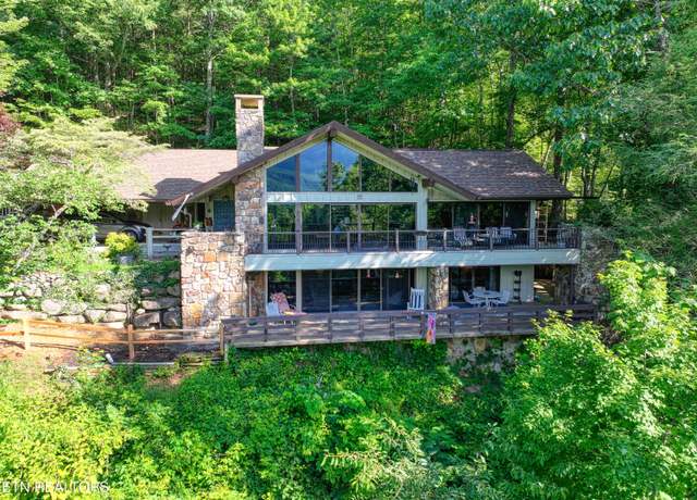 Property at 647 Sunshine Trl, Gatlinburg, TN 37738, 3 beds, 2.5 baths