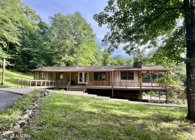 Property at 555 Lake Ln, New Tazewell, TN 37825, 3 beds, 3 baths