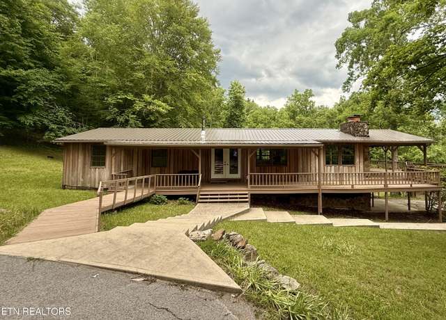 Property at 555 Lake Ln, New Tazewell, TN 37825, 3 beds, 3 baths