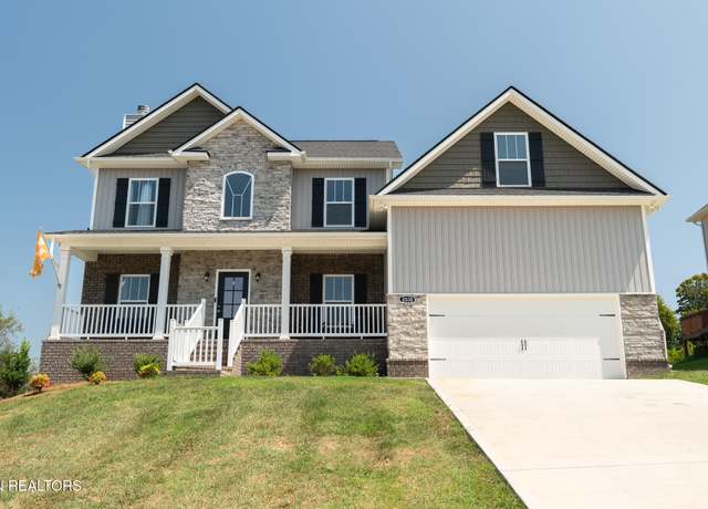 Property at 2030 Farm Blvd, Sevierville, TN 37876, 4 beds, 2.5 baths
