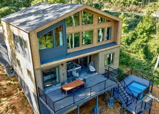 Property at 816 Chestnut Dr Dr, Gatlinburg, TN 37738, 3 beds, 3 baths