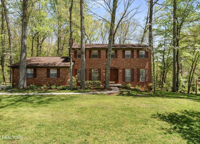 Property at 122 Newport Dr, Oak Ridge, TN 37830, 5 beds, 3 baths