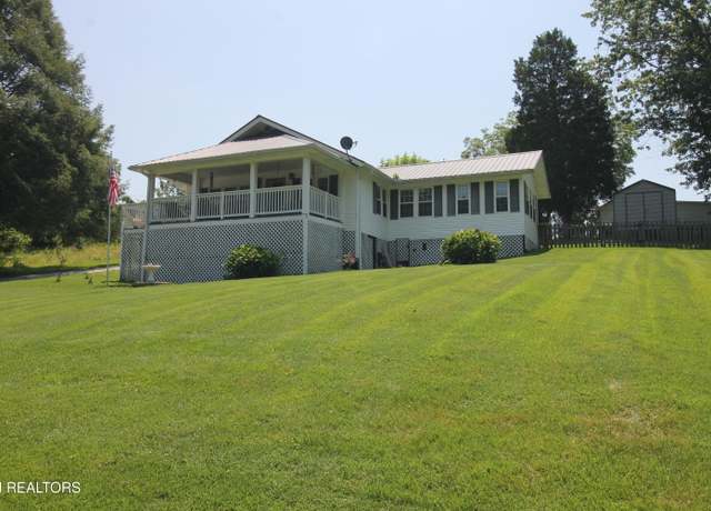 Property at 104 S Church Ave, Rockwood, TN 37854, 3 beds, 2 baths