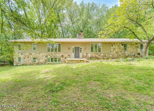 Property at 8305 Sharp Rd, Powell, TN 37849, 3 beds, 2 baths