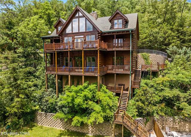 Property at 1531 Trappers Ridge Ln, Sevierville, TN 37862, 5 beds, 6.5 baths