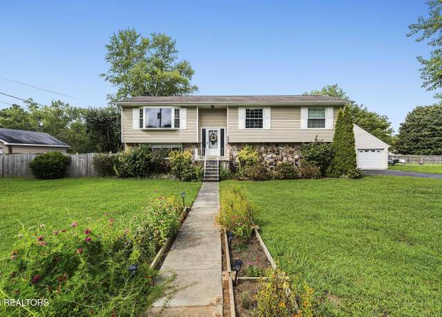 Property at 221 Geronimo Rd, Knoxville, TN 37934, 5 beds, 2 baths