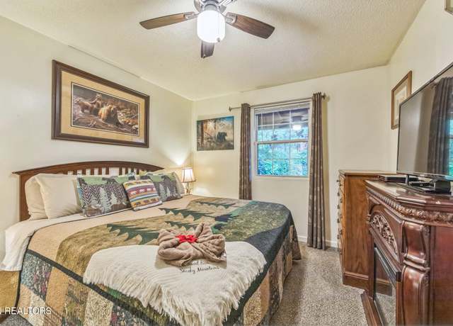 Property at 1737 Walker Trl, Sevierville, TN 37876, 1 bed, 2 baths