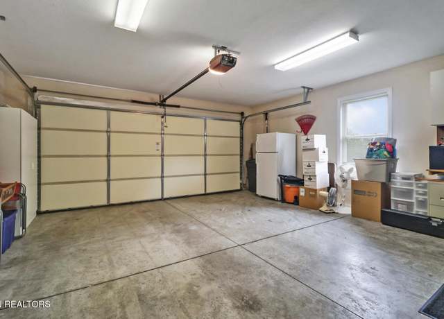 Property at 448 Woodgate Dr, Crossville, TN 38571, 3 beds, 2 baths