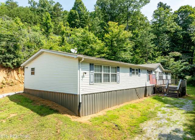 Property at 3724 Wilkinson Pike, Maryville, TN 37803, 3 beds, 2 baths
