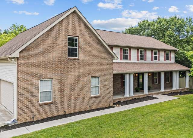 Property at 7000 Monarch Ct, Knoxville, TN 37918, 4 beds, 4 baths