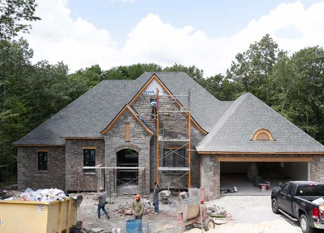 Property at 135 Hedgewood Pt, Crossville, TN 38558, 2 beds, 2.5 baths