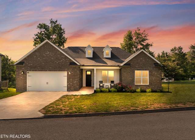 Property at 8106 Chapel Hill Ln, Knoxville, TN 37938, 4 beds, 3 baths