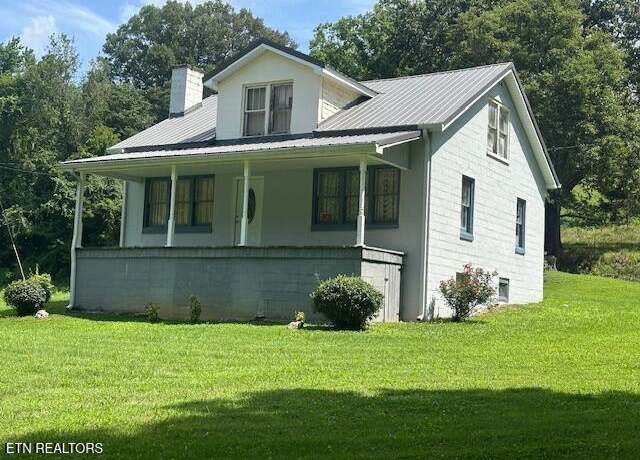 Property at 863 Giles Hollow Rd, Rose Hill, VA 24281, 2 beds, 1 bath