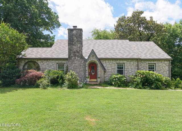 Property at 5804 Green Valley Dr, Knoxville, TN 37914, 4 beds, 3 baths