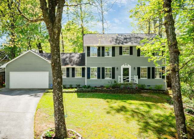Property at 9743 Clearwater Dr, Knoxville, TN 37923, 4 beds, 3 baths
