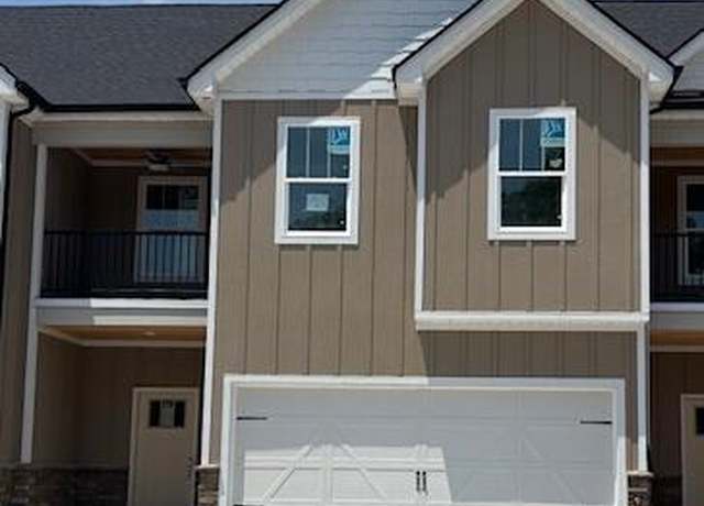 Property at 102 Lombardy Ln, Oak Ridge, TN 37830, 3 beds, 2.5 baths
