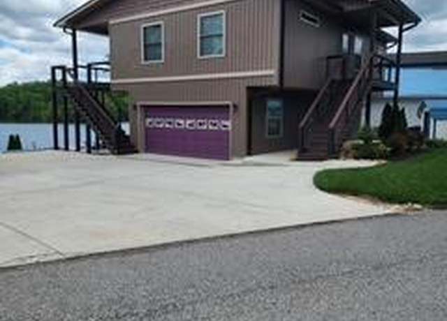 Property at 101 Bow Point Cir, Lafollette, TN 37766, 2 beds, 3 baths