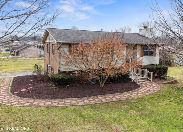 Property at 2201 Pinewood Dr, Maryville, TN 37803, 3 beds, 1.5 baths