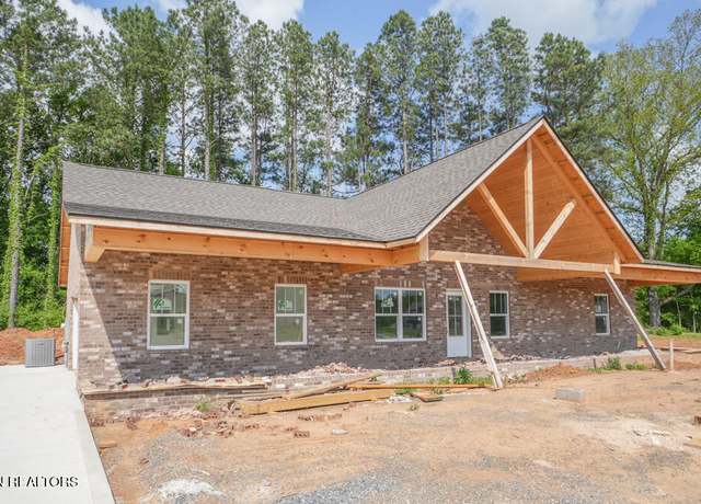 Property at 820 Pinebrooke Dr, Maryville, TN 37801, 3 beds, 2 baths