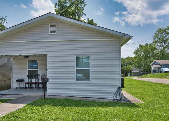 Property at 1625 Worth St, Knoxville, TN 37917, 2 beds, 2 baths