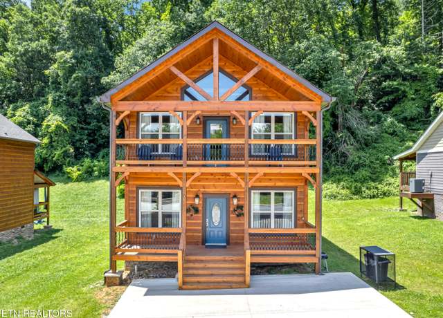 Property at 3133 Cherokee Valley Dr, Sevierville, TN 37862, 4 beds, 3 baths
