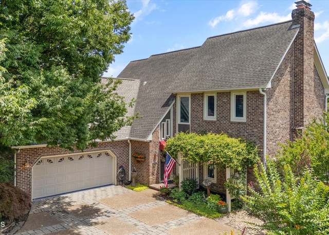 Property at 424 Boxwood, Knoxville, TN 37919, 3 beds, 3.5 baths