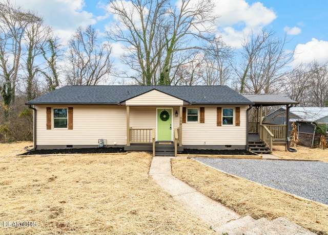 Property at 330 East Dr, Oak Ridge, TN 37830, 3 beds, 1 bath