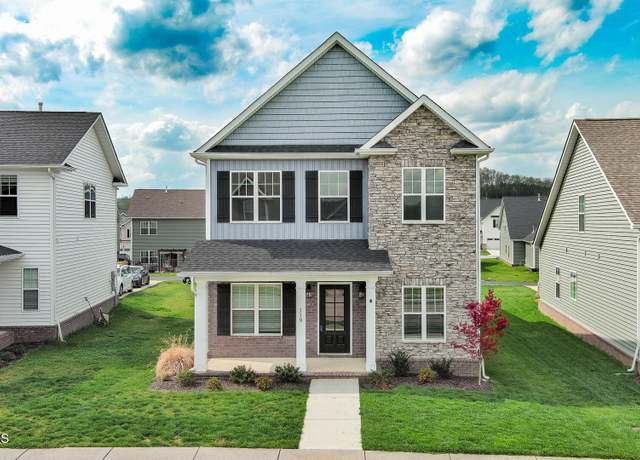 Property at 119 E Elderberry St, Oak Ridge, TN 37830, 4 beds, 2.5 baths