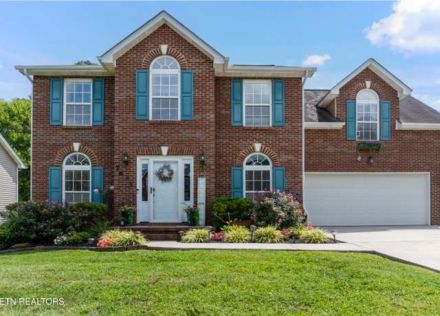Property at 7633 Cool Breeze Rd, Knoxville, TN 37938, 3 beds, 3 baths