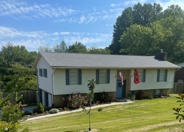 Property at 219 Melbourne Dr, Maryville, TN 37804, 4 beds, 2.5 baths