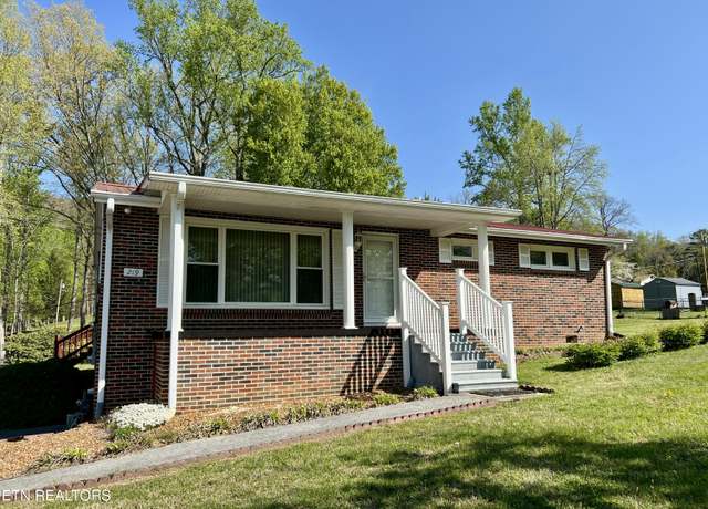 Property at 219 Evergreen St, Harriman, TN 37748, 3 beds, 1.5 baths