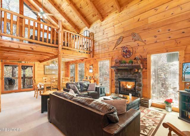 Property at 4142 Evans Chapel Rd, Sevierville, TN 37876, 2 beds, 2 baths