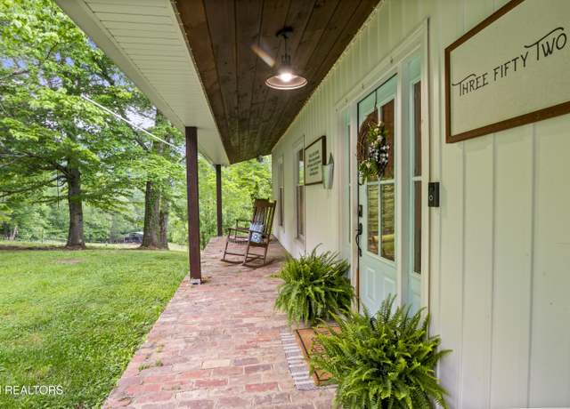 Property at 352 Bates Ln, Caryville, TN 37714, 5 beds, 3 baths