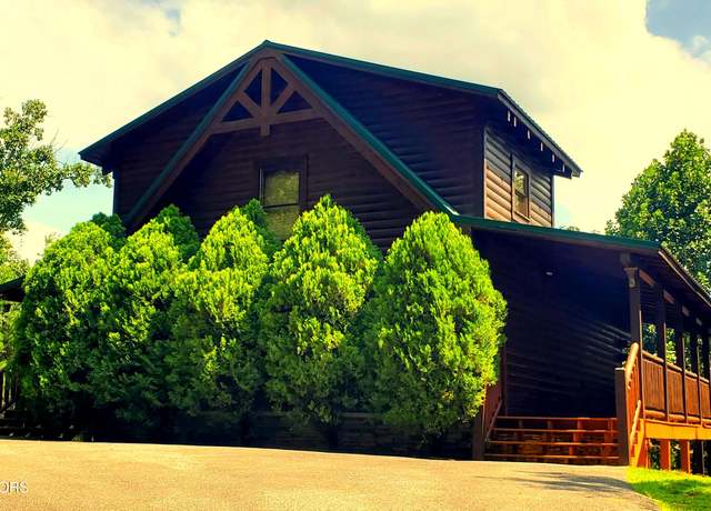 Property at 2705 Sawmill Branch Dr, Sevierville, TN 37862, 3 beds, 3 baths