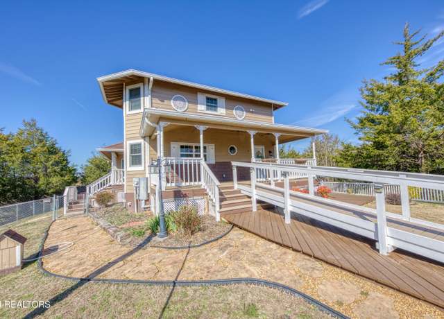 Property at 1110 Bayfront Dr, Sevierville, TN 37876, 2 beds, 2.5 baths
