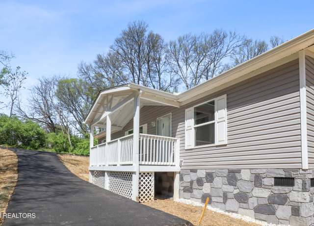 Property at 2224 Daisy Ave, Knoxville, TN 37915, 3 beds, 2 baths