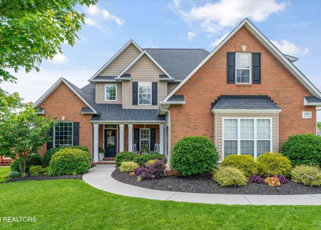 Property at 2300 Autumn Knoll Dr, Knoxville, TN 37920, 4 beds, 2.5 baths