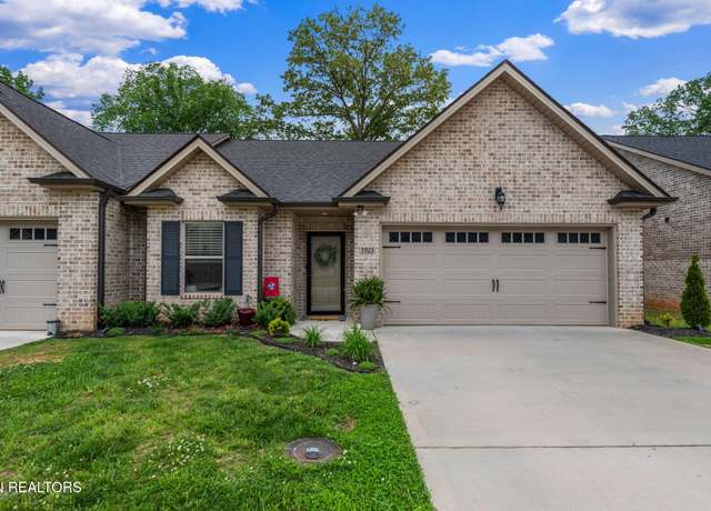 Property at 5923 Knox Hill Way, Knoxville, TN 37912, 2 beds, 2 baths