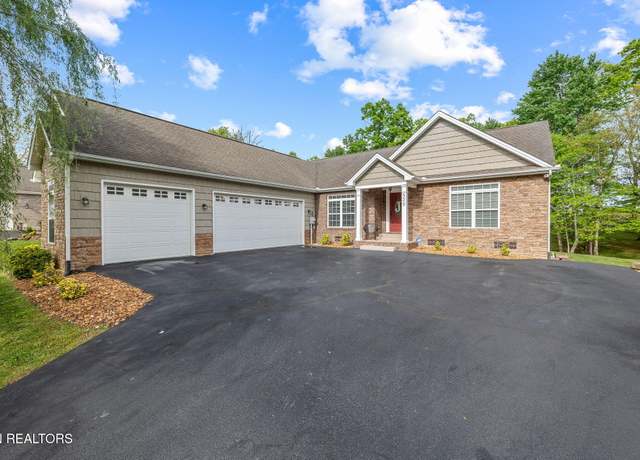 Property at 520 E Deer Creek Dr, Crossville, TN 38571, 3 beds, 2 baths