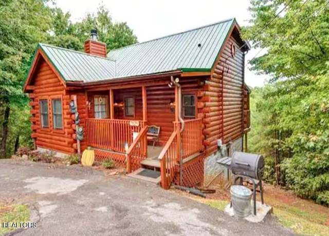 Property at 1709 Parkway View Ct, Sevierville, TN 37876, 2 beds, 3 baths