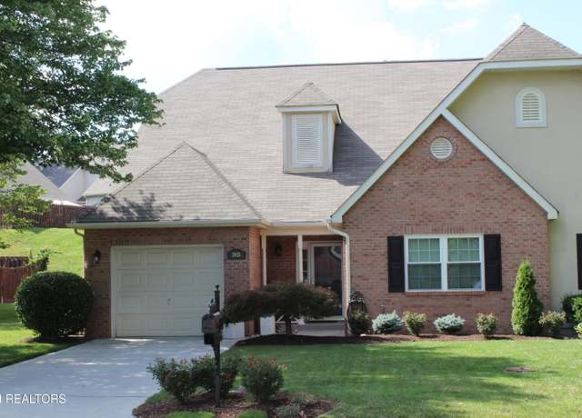 Property at 2825 Knob Creek Ln, Knoxville, TN 37912, 2 beds, 2 baths